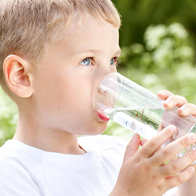 La importancia de tomar agua